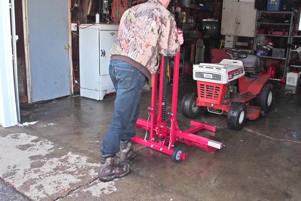 Multi-use Lawn Mower Lift and Farm Jack - image 2 from the video