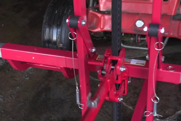 Multi-use Lawn Mower Lift and Farm Jack - image 5 from the video