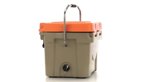 Guide Gear 20 Quart Cooler 360 View - image 10 from the video