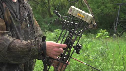 Bear Archery® Method RTH Bow Realtree® Camo - image 5 from the video