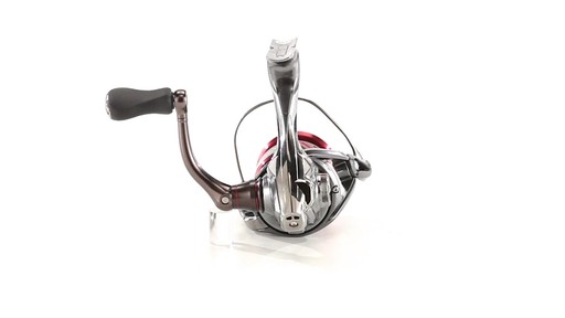 Shimano Stradic CI4  Spinning Fishing Reel 360 View - image 7 from the video