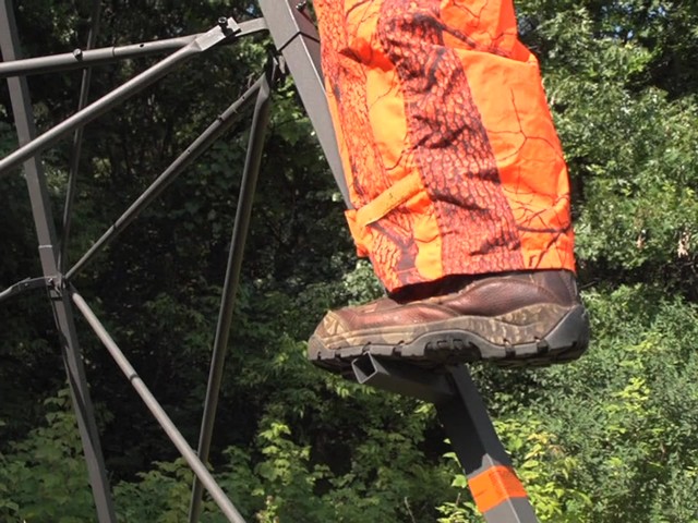 Guide Gear® 14' Ultra Deluxe Tripod Stand - image 3 from the video