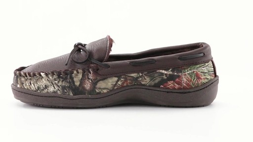 Guide Gear Woodsman Camo Elk Slippers 360 View - image 6 from the video