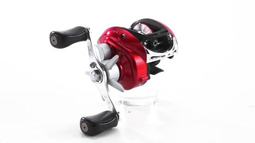 Pinnacle Solene Baitcasting Reel 360 View - image 4 from the video