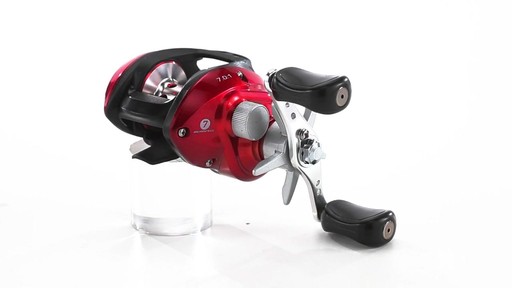Pinnacle Solene Baitcasting Reel 360 View - image 7 from the video