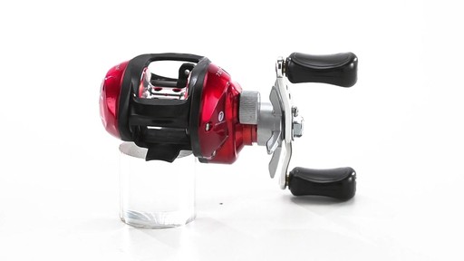 Pinnacle Solene Baitcasting Reel 360 View - image 8 from the video