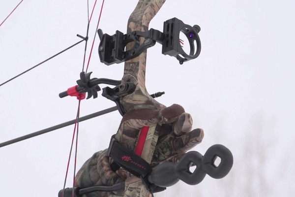 PSE Momentum Compound Bow - image 4 from the video
