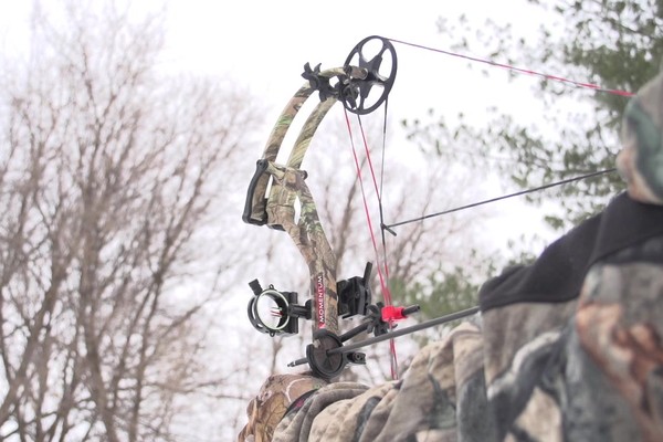 PSE Momentum Compound Bow - image 7 from the video