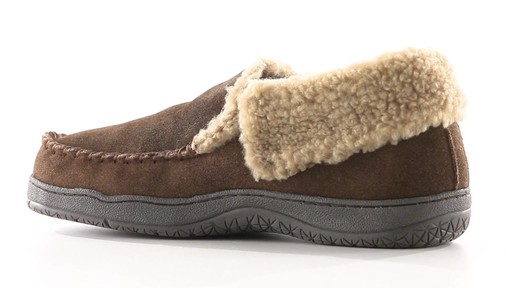 Guide Gear Men's Burly Slippers 360 View - image 6 from the video