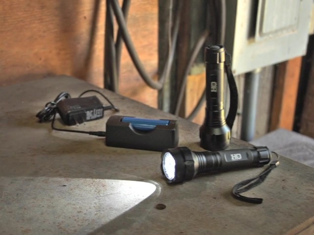 HQ ISSUE 280 & 400-lumen Rechargeable Tactical Flashlights - image 10 from the video