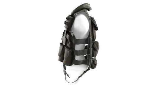 Mil-Tec Military-Style Tactical Vest 360 View - image 10 from the video