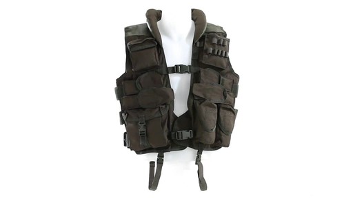 Mil-Tec Military-Style Tactical Vest 360 View - image 2 from the video
