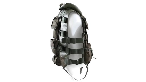 Mil-Tec Military-Style Tactical Vest 360 View - image 5 from the video
