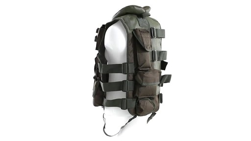 Mil-Tec Military-Style Tactical Vest 360 View - image 9 from the video