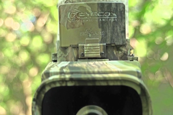 Eyecon™ Mantis™ Trail Camera - image 9 from the video