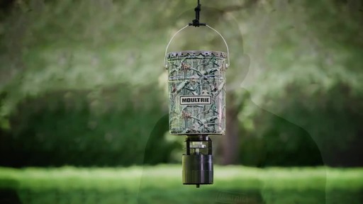 Moultrie 6.5-gallon Pro Hunter Hanging Deer Feeder - image 3 from the video