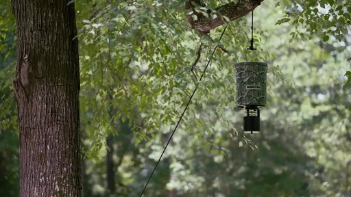 Moultrie 6.5-gallon Pro Hunter Hanging Deer Feeder - image 9 from the video
