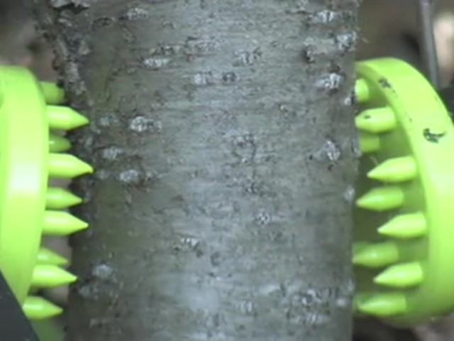 Brush Grubber&reg; Extreme - image 3 from the video