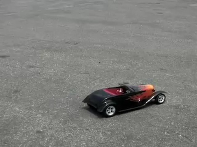 Boyd Coddington&#153; Radio - controlled Scale Hot Rod - image 10 from the video