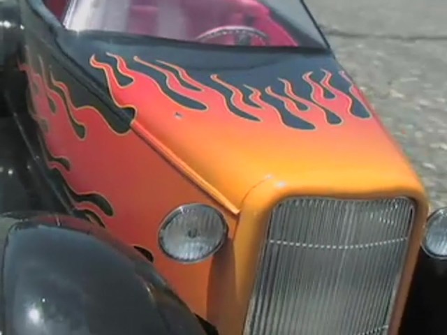 Boyd Coddington&#153; Radio - controlled Scale Hot Rod - image 9 from the video