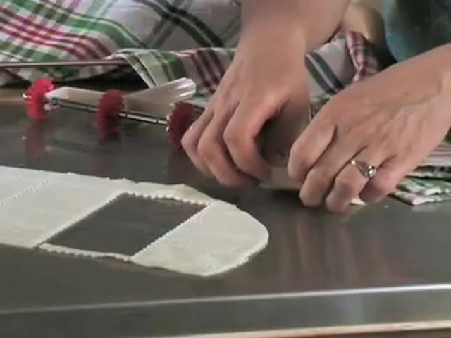 Manual Pasta Maker  - image 10 from the video