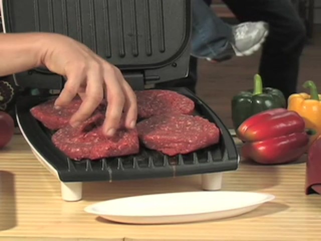 George Foreman&#153; Grill and Fajita Maker Combo - image 3 from the video
