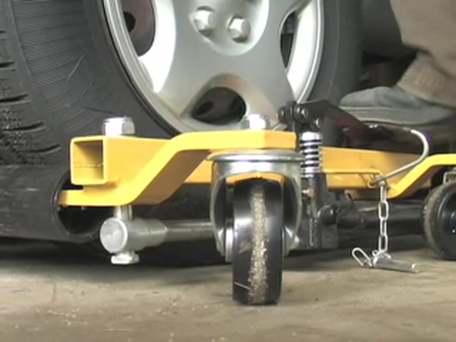 2 Vehicle - positioning Jacks - image 7 from the video