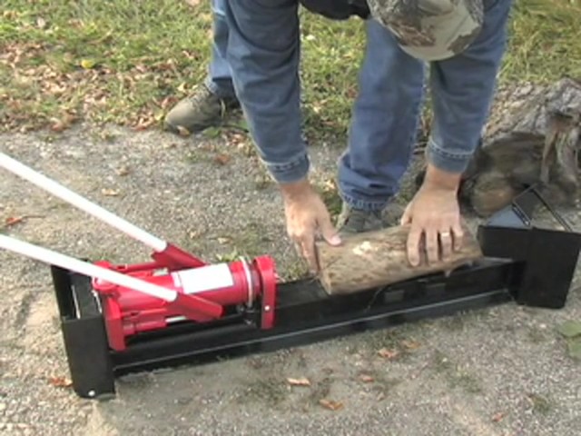 10 - ton Hydraulic Log Splitter - image 3 from the video