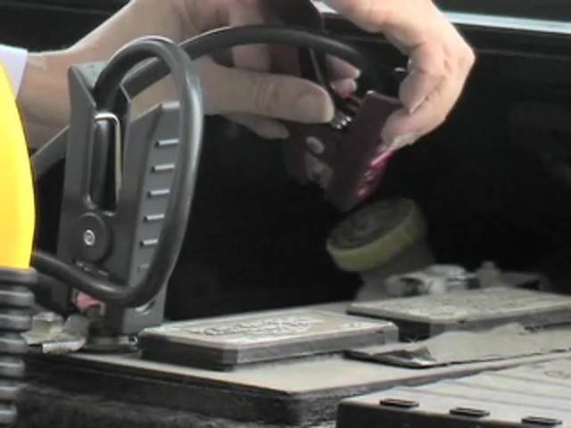 Vector&reg; Elite Jumpstarter  - image 5 from the video