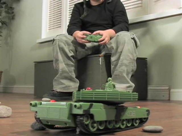 Commando Challenge&#153; RC Fighting Tanks - image 7 from the video