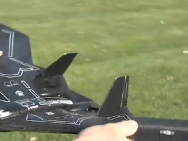 RC B - 2 Spirit Bomber - image 7 from the video