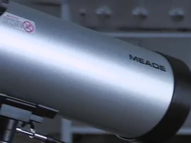 Meade 114EQ - ASTR Reflecting Telescope - image 10 from the video