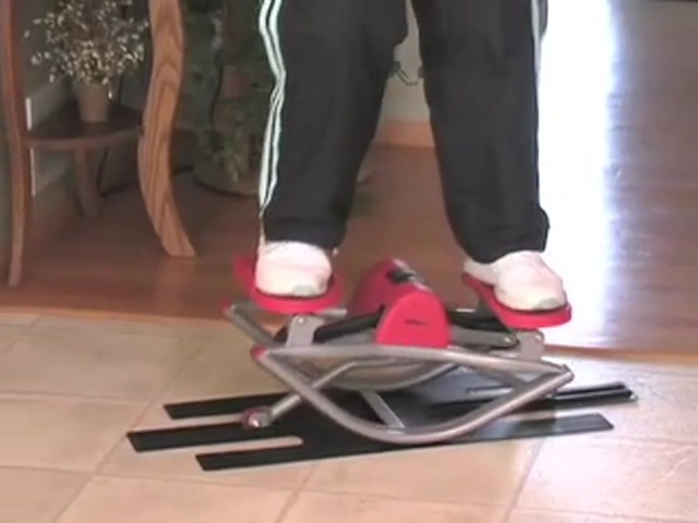 iBSlender Aerobic Stepper - image 8 from the video