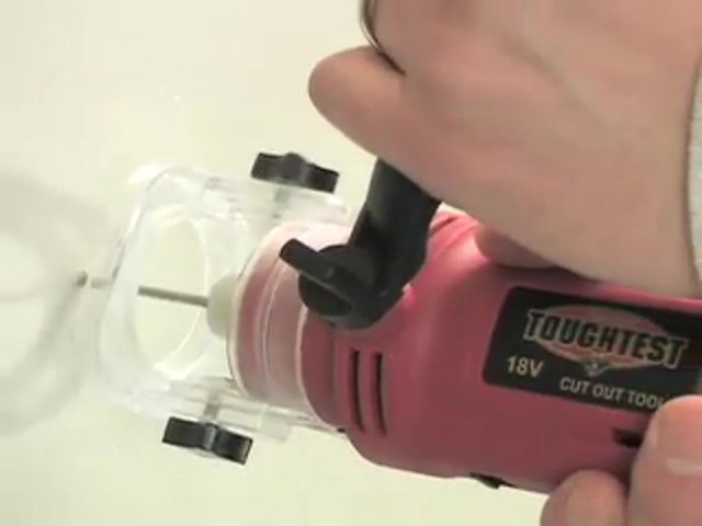 18V Cordless Rotary Cutout Tool - image 2 from the video