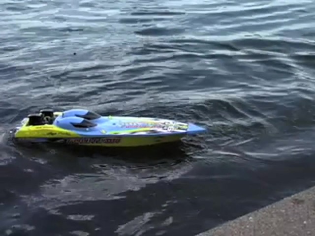 Reggie Fountain RC Race Boat - image 7 from the video
