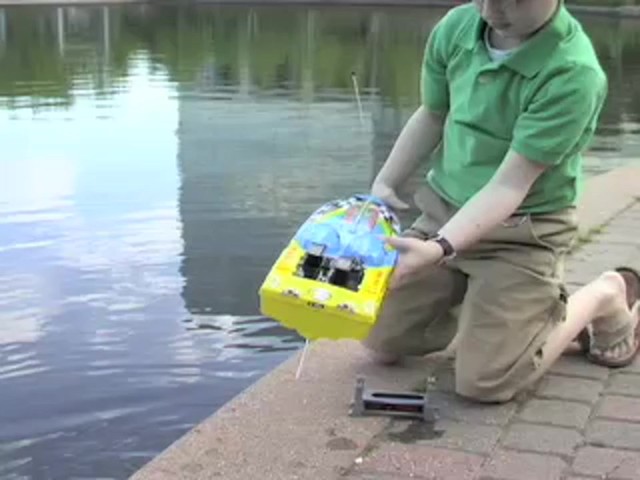 Reggie Fountain RC Race Boat - image 8 from the video