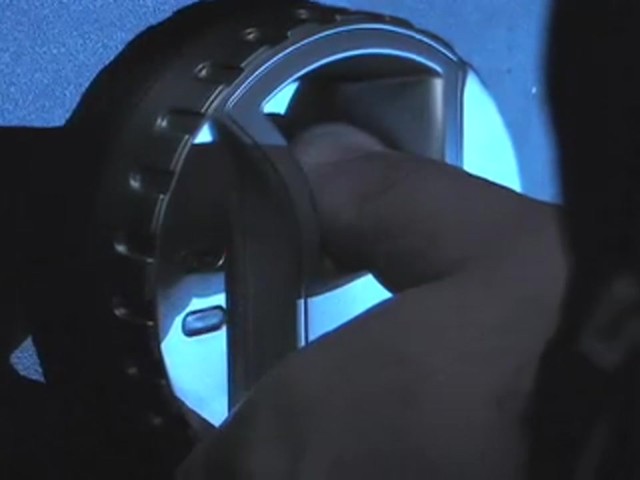 Barska&reg; Biometric Valuables Safe - image 7 from the video