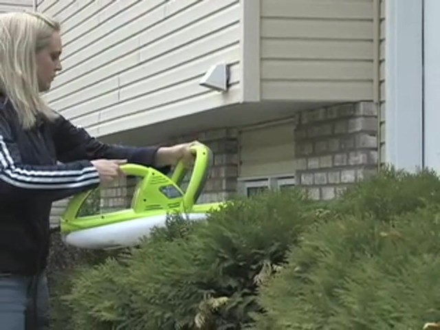 Garden Groom&reg; Collecting Power Hedge Trimmer - image 5 from the video