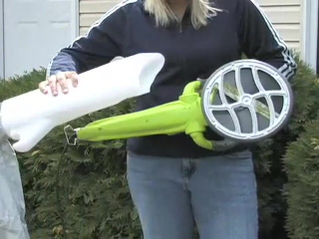 Garden Groom&reg; Collecting Power Hedge Trimmer - image 7 from the video