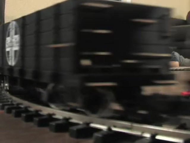 Limited Edition Santa Fe Die Cast Train Set - image 8 from the video