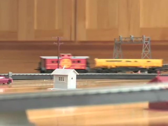 Freightline U.S.A. Train Set - image 1 from the video