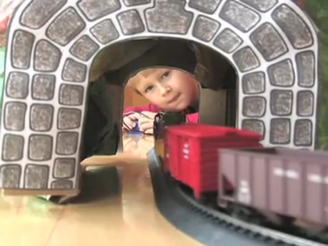 Freightline U.S.A. Train Set - image 3 from the video