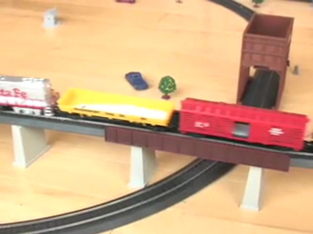Freightline U.S.A. Train Set - image 7 from the video
