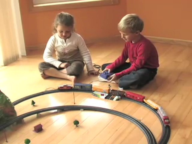 Freightline U.S.A. Train Set - image 9 from the video