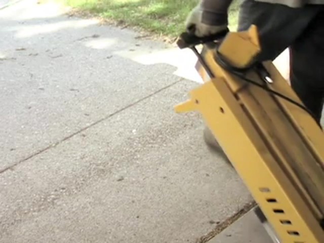 Pow 'R' kraft&reg; 7 - ton 2 - speed Log Splitter - image 1 from the video