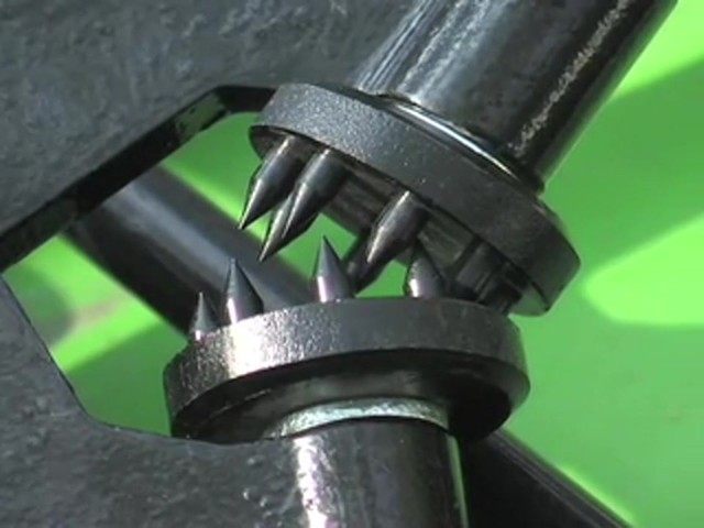 Brush Grubber&reg; Tree Tongs - image 2 from the video