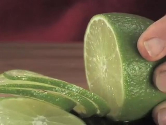 Ceramic Paring Knife - image 2 from the video