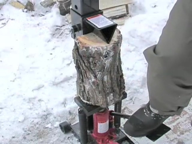 8 - ton Vertical Log Splitter - image 9 from the video