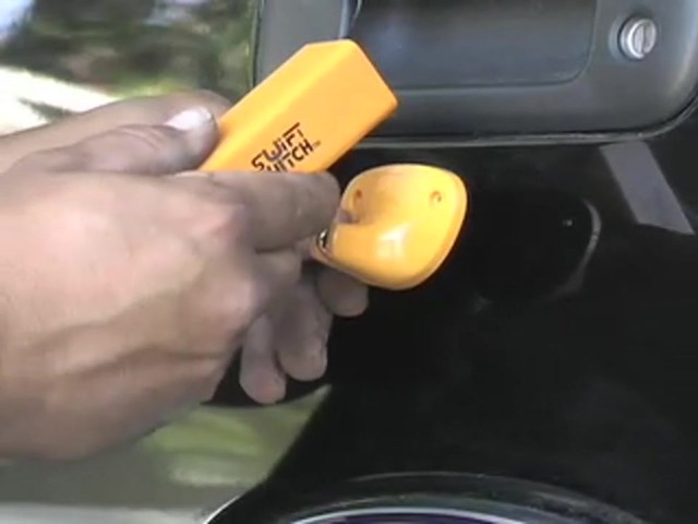 Swift Hitch&#153; Wireless Backup Camera - image 2 from the video