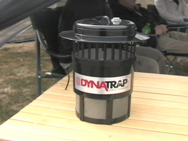 DYNATRAP 3&#153; Insect Eliminator - image 1 from the video